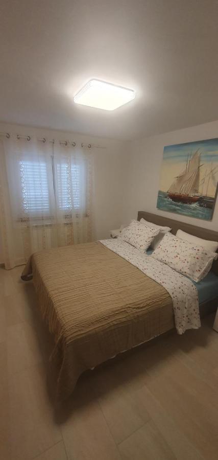 Hause Lupic Lejlighed Rab Town Eksteriør billede